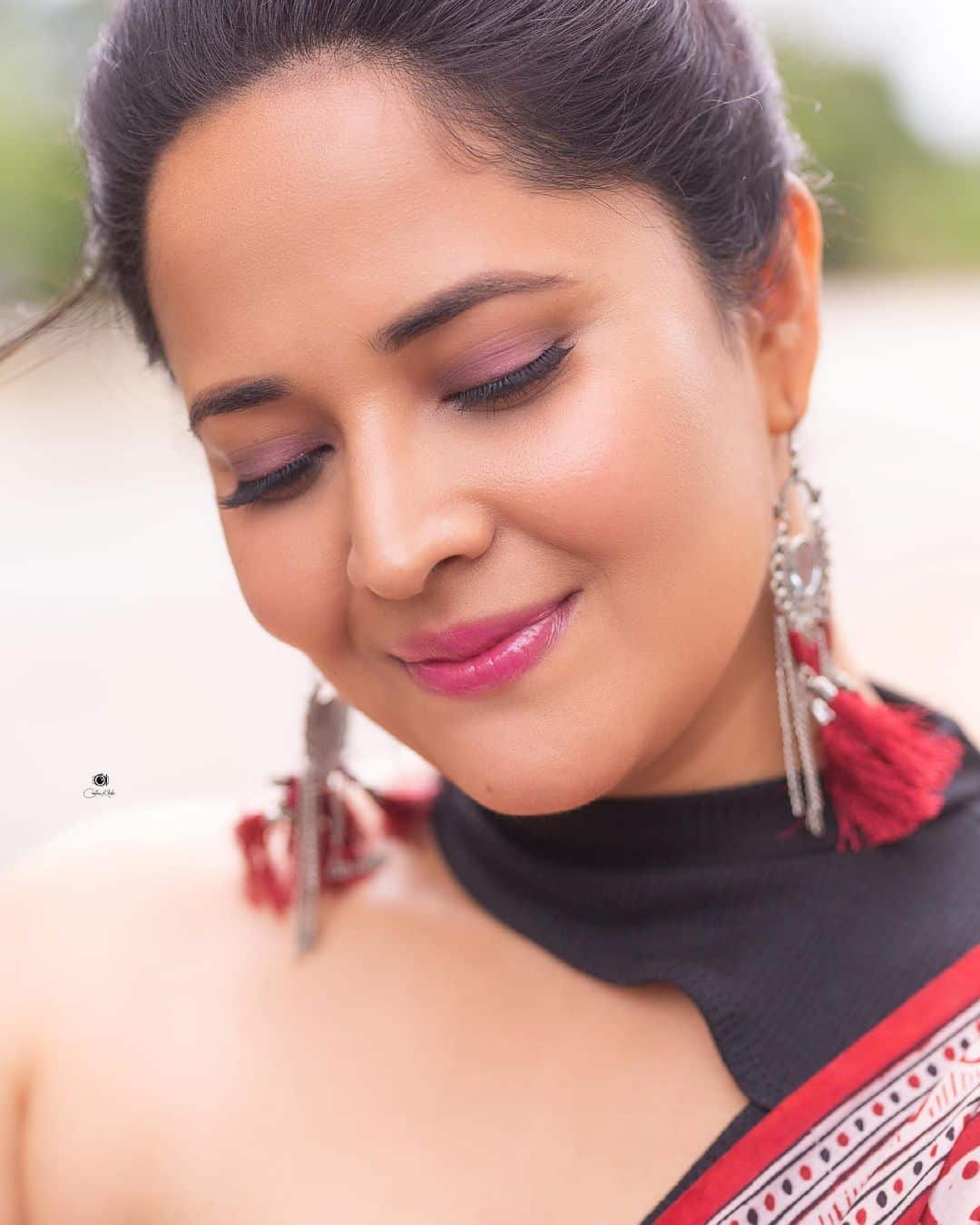 Anasuya Bharadwaj hot saree photo collection, iiQ8, Hot Anasuya Sexy