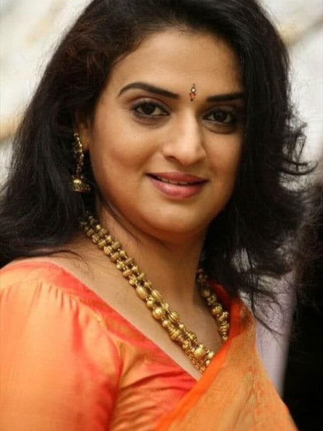 Viskrutha Sucindra, Pavitra Lokesh, Pavitra Naresh actress, hot aunty, mallu aunty kannada